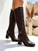 Botas largas elegantes para mujer con tacón grueso y bajo con cremallera lateral y hebilla metálica ideales para trabajar salir y vacaciones - details 2
