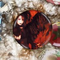 MALICE MIZER Broches Creativos En Forma De Caracteres De Dibujos Animados Para Accesorios De Mochila Pinzas De Encaje Snap-in Joyería Regalos - details 4