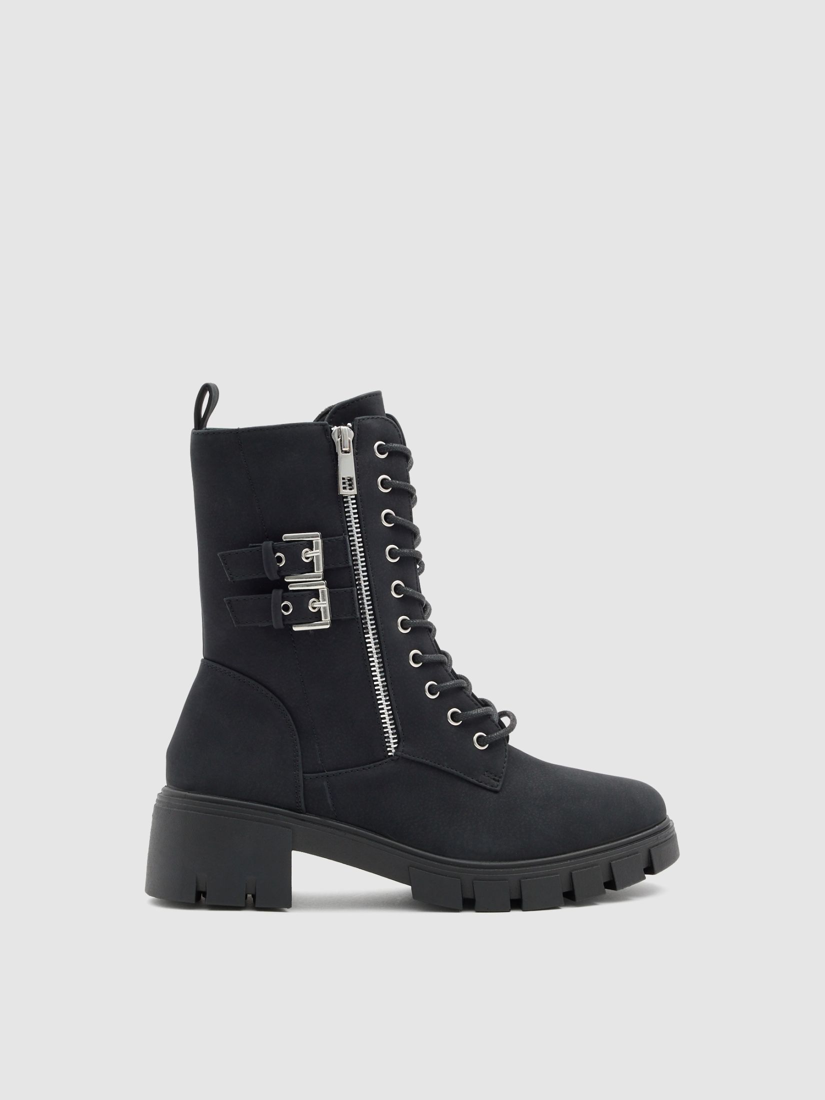 Botas clásicas con cremallera, textura mate, hebillas y suela track de PVC para estilo y comodidad INSIDE