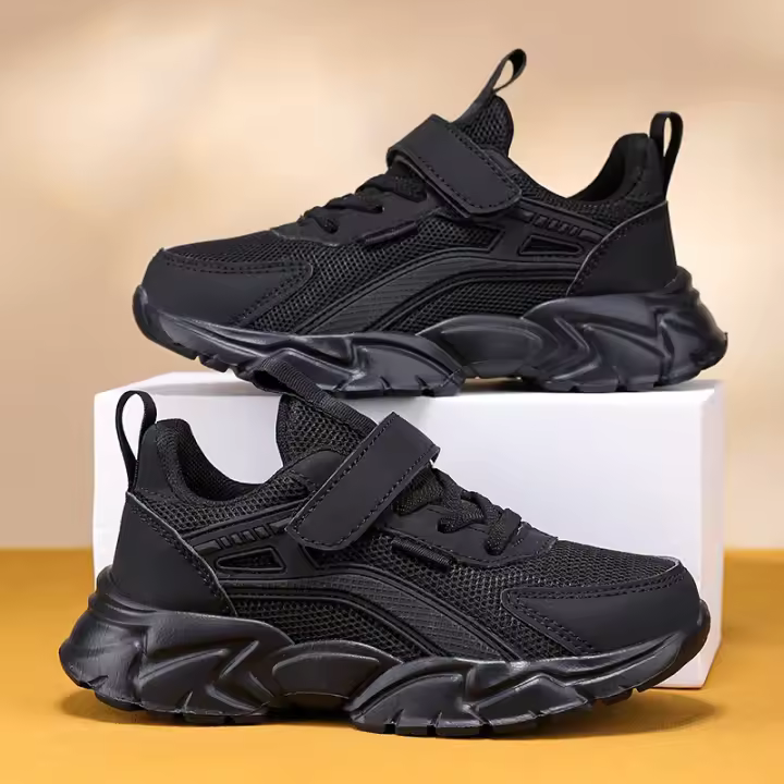 Zapatos De Correr Para Niños Y Niñas Ligeros Y Transpirables En Color Negro Con Suela Antideslizante Para Caminar Y Escolaridad - 1