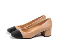 Zapatos de Salón Bicolor Nude/Beige con Puntera Negra, Tacón de Bloque Medio y Estilo Clásico. Paloma Wang - details 2