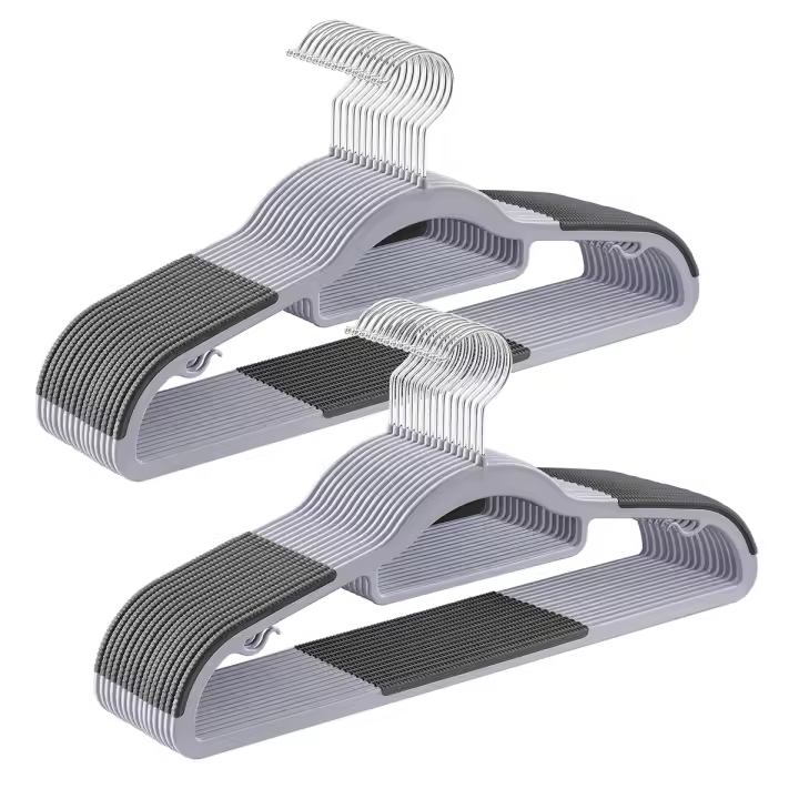SONGMICS Juego de 30 Perchas, Perchas de Plástico, Antideslizantes, Ahorra Espacio, 0,5 cm de Grosor, 42 cm de Largo, Gancho Plata Giratorio de 360°, Gris Claro y Gris Oscuro - 1