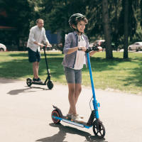 Patinete Eléctrico Plegable para Niños Luz de Seguridad LED Diseño Ligero para Facilitar el Portación Ideal para Viajes en Familia Divertido y Seguro para Niños y Niñas - details 1