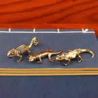 1PC Decoración De Hogar En Bronce De Geckó Figura Pequeña De Animal Ensamblaje De Cerámica Y Enamel Accesorios De Decoración Para Escritorio Y Té - details 0