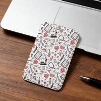 Funda Protectora Para Tarjetas De Acceso Y Comida Moderna Rosa Con Herramientas De Médico Y Enfermera Estilo Clásico Unisex - details 19