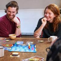 Asmodee - Dixit Una Imagen Vale más Que mil Palabras | Juego de Mesa Familiar y para Niños a Partir de 8 años | Ganador de Varios Premios | Imaginación e Intuición | Juego de Mesa Creativo | 3 a 8 Jugadores | 30 Minutos por Partida | Español - details 6