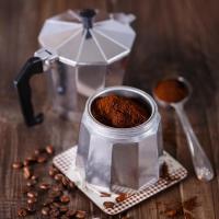 【APTO INDUCCION】Cafetera Italiana de Aluminio para Espresso, Cafetera Clásica de Fogón con Válvula de Seguridad y Mango Antiescaldaduras, Incluye Junta de Silicona, Disponible en 1, 3, 6, 9 y 12 Tazas, Apta para Inducción, Color Plata - details 1