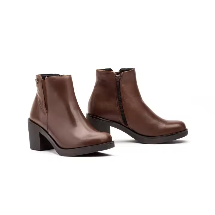 MºFF-4150 MARRON Hecho en España Botín Mujer Piel Napa MARRON Tacón Numeración: 36-41 Marca: JAM Botín de mujer con cremallera interior Material corte exterior de piel napa MARRON Material corte interior textil acolchado Plantilla interior - 1