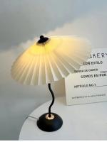 Lámpara De Escritorio LED Nórdica Para Dormitorio Y Sala De Estar Luz Nocturna Retro Para Bar Y Café Decoración De Mesa Incluye Bombilla - details 3