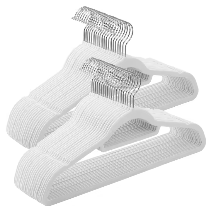 SONGMICS Perchas de Terciopelo, Paquete de 50, Antideslizantes, 0.6 cm Espesor, Espacio MÍnimo, Ganchos Giratorios de 360°, 43,5 cm Ancho, para Abrigo, Chaqueta, Vestido, PantalÓn, Blanco - 1