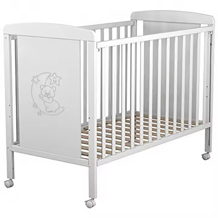 Cuna de madera para bebé Osito Dormilon, con lateral abatible, 5 posiciones de somier y doble seguro de cierre, medidas 60 x 120 cm, color blanco, cumpliendo normativa europea - 1