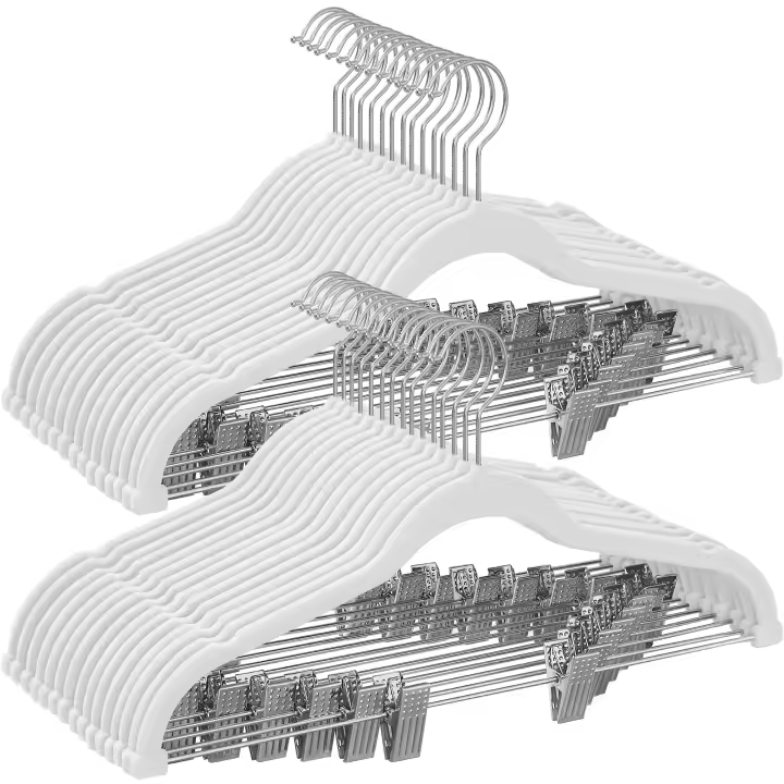 SONGMICS Perchas para Pantalones, 30 Perchas de Terciopelo, 42,5 cm de Largo, con Clips Ajustables, Antideslizantes, Ahorra Espacio, para Pantalones, Abrigos, Vestidos, Violeta Pálido/Blanco - 1