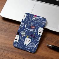 Funda Protectora Para Tarjetas De Acceso Y Comida Moderna Rosa Con Herramientas De Médico Y Enfermera Estilo Clásico Unisex - details 18