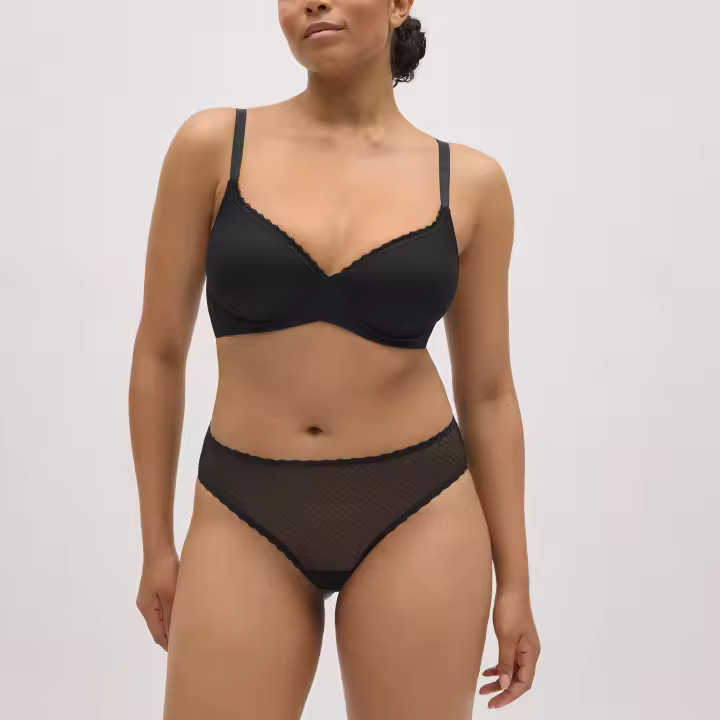 Ysabel Mora - Conjunto sujetador con aro con relleno copa C y braga midi negro - 1