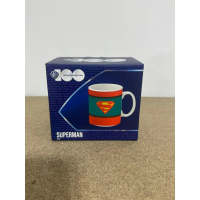 Warner - Taza de cerámica Superman 325 ml con diseño oficial para desayuno, resistente y fácil de limpiar, ideal como regalo para fans de DC Comics - details 2