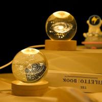 Lámpara De Noche De Cristal 6cm Con Engrado Por Láser Sfera De Vidrio Decoración De Escritorio Para Regalo De Cumpleaños Base De Madera USB - details 4