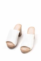 Paloma Wang sandalias mujer mules con tacón alto y plataforma efecto madera con tachas - details 4