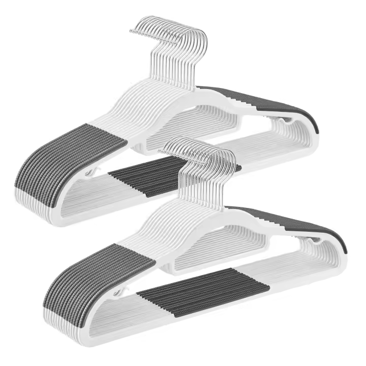 SONGMICS Juego de 30 Perchas, Perchas de Plástico, Antideslizantes, Ahorra Espacio, 0,5 cm de Grosor, 42 cm de Largo, Gancho Plata Giratorio de 360°, Blanco y Gris Oscuro - 1