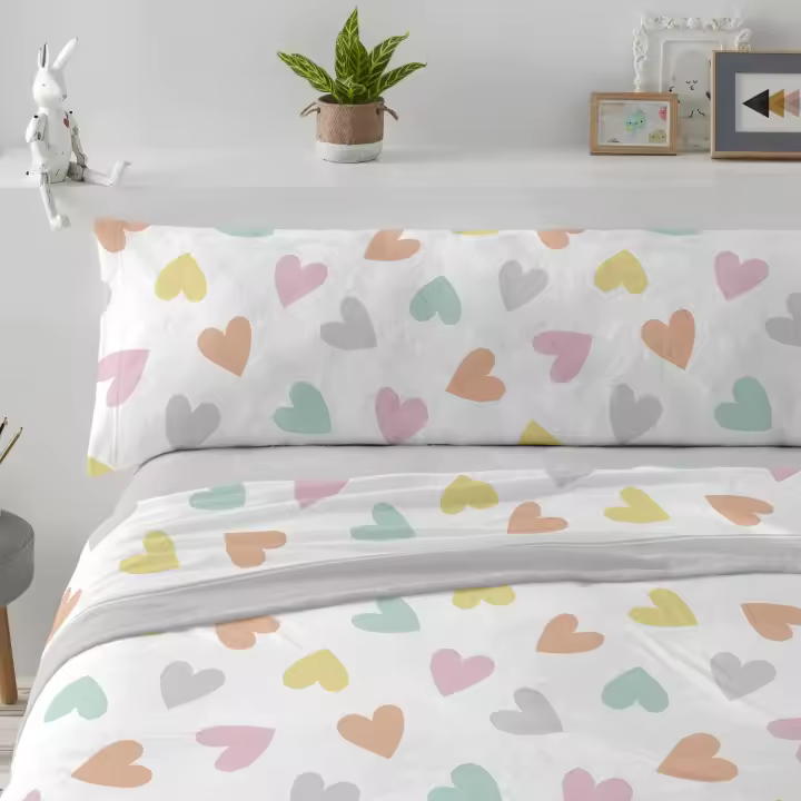 Juego de Sábanas Coralina BURRITO BLANCO - Suaves y Cálidas para Invierno | Estampado Corazones Multicolor | 5 Medidas Disponibles - 1