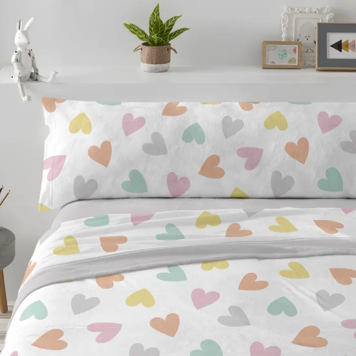 Juego de Sábanas Coralina BURRITO BLANCO - Suaves y Cálidas para Invierno | Estampado Corazones Multicolor | 5 Medidas Disponibles - 1