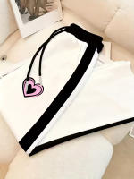Conjunto De Tres Piezas Para Mujer Estilo Casual Y Versátil Con Estampado De Corazones Rosa Y Negro Camiseta Manga Corta Y Pantalones Largos Para Verano Uso Diario Compras Y Hogar - details 5