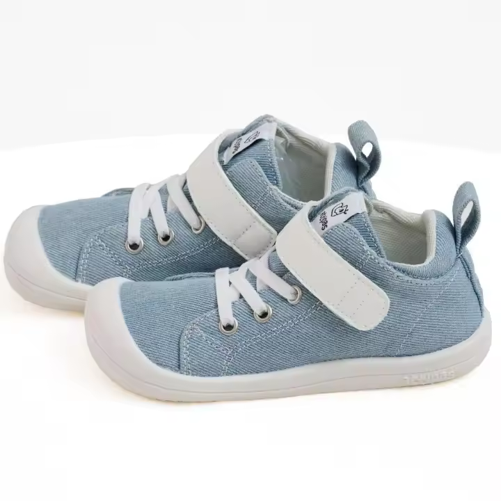 Deportivas respetuosas Denim Skin celeste de ATTIPAS - 1