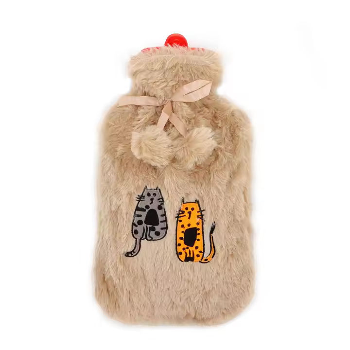 Biggdesign Bolsa de agua caliente Cats con funda de felpa suave 2 L beige o rosa - 1