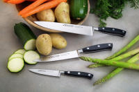 ARCOS Riviera - Set 3 Cuchillos (100, 150 & 200 mm) - Acero Inoxidable Forjado Nitrum® - Mango Negro de Polioximetileno (POM) - details 2