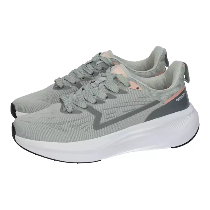 Deportivos marca PAREDES para mujer en color gris. Zapatillas deportivas PAREDES Catarroja mujer gris con detalles rosa y suela ligera - 1