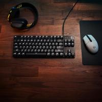 Logitech G G435 Auriculares Inalámbricos LIGHTSPEED para Gaming | Ligeros | Micrófono Integrado | Batería de 18 Horas | Compatible con Dolby Atmos | Bluetooth | PC, PS4, PS5, PlayStation 5 / 4, Nintendo Switch/Switch 2 SW2 - Colores: Negro, Azul o Blanco - details 8