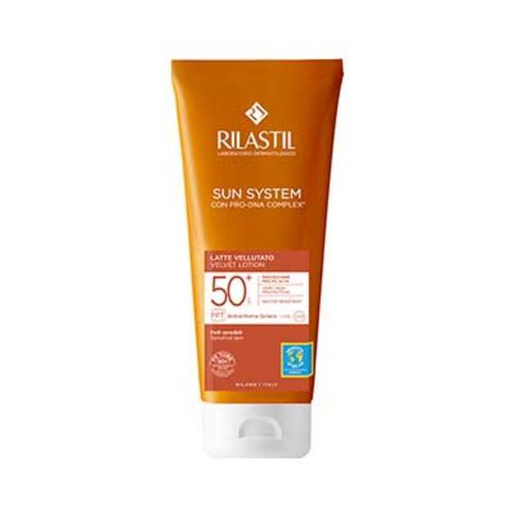 Rilastil Sun System - Fotoprotector Corporal Velluto con Spf 50+, Respetuoso con el Medio Ambiente y Resistente al Agua, 200 Mililitros