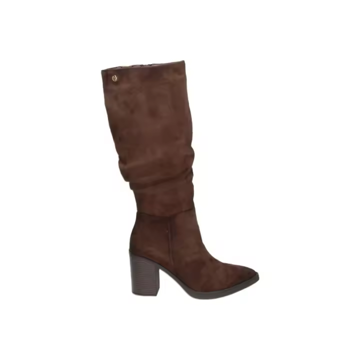XTI | Botas de Tacón XTI para Mujer – Botas Altas en Color Marrón con Cremallera Lateral – Tacón Medio y Cómodo – Hasta la Rodilla – Estilosas – Versátiles y Combinables – Modelo 146529 - 1
