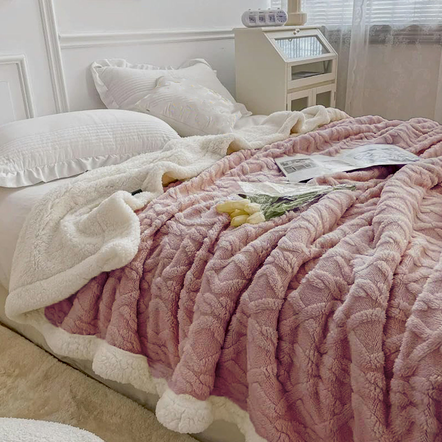 DECODEKO-Manta de Franela y Borreguito - Reversible Manta Sofa Invierno para Cama, 100% Poliéster, Suave y Caliente(130×160cm,160×220cm,220×240cm, Cafe,GRIS CLARO ,GRIS OSCURO, AZUL, CAFE, ROSA ,VERDE, BEIGE, BLANCO, CAMEL)