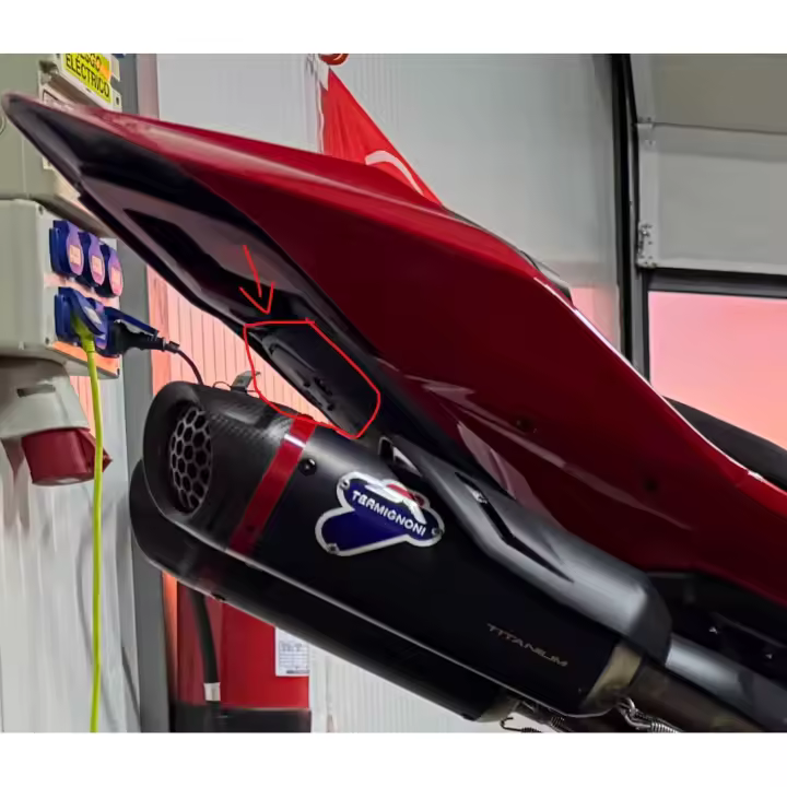 MPM. Tapa Portamatrículas Ducati Panigale V2 / V4 2025 | Acabado limpio y racing - 1