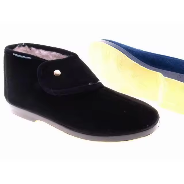 Mº 19 NEGRO MARCA MAVIL ZAPATILLA BOTIN CERRADA MUY COMODA CON CIERRE DE VELCRO Y BOTON DE ADORNO FABRICADA EN TEXTIL Y SUELA DE GOMA MARCA MAVIL GRAN COMODIDAD CON FORRO DE BORREGUIL PARA DARLE COMODIDAD CONFORT Y CALIDEZ AL PIE ECHA EN ESPAÑA - 1