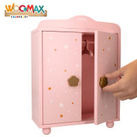 WOOMAX - Armario de madera para muñecas con perchas, de juguete, 24x11x32,5 cm, juego de roles color rosa, infantil, decoración estrellas, 4 piezas, para mayores de 3 años - details 1