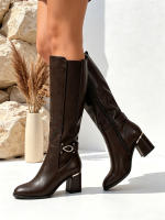 Botas largas elegantes para mujer con tacón grueso y bajo con cremallera lateral y hebilla metálica ideales para trabajar salir y vacaciones - details 4