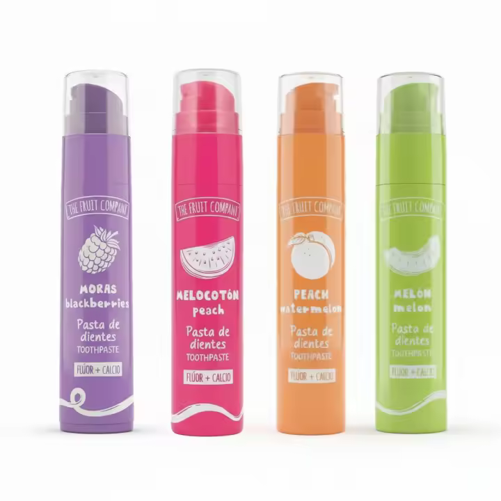 Pasta de dientes The Fruit Company con flúor + calcio. Sabores: Moras, Melocotón, Sandía y Melón. Limpieza diaria con sabor afrutado, ayuda a proteger el esmalte y mantener el aliento fresco. Formato con dispensador. 🚚 Envíos a España 24/48 - 1