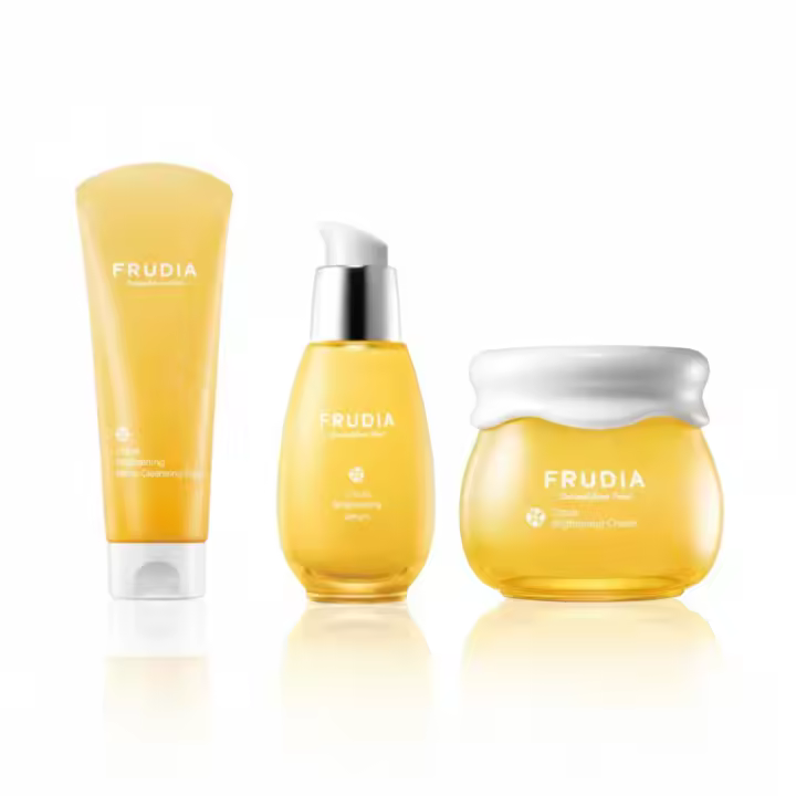 Frudia Gama Cítricos (Citrus): sérum, hidratante y espuma limpiadora. Con 61% extracto de cáscara de mandarina de Jeju y Vitamina C. Unifica el tono y ayuda a reducir manchas. Textura suave que revitaliza piel apagada. 🚚 Envíos a España 24/48h. - 1