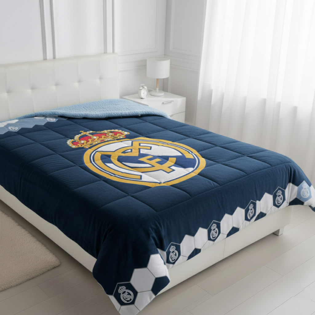 Real Madrid CF - Edredón Borrego Sedalina Aterciopelada Real Madrid CF Escudo Centrado Cama 90-105 Cm (180 x 260 Cm) Oficial