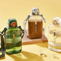 Botella De Agua Deportiva De Viaje Transparente Y Plana De 750ML Con Correa Ajustable Diseño Elegante Y Delgado Para Camping Y Deportes - details 3
