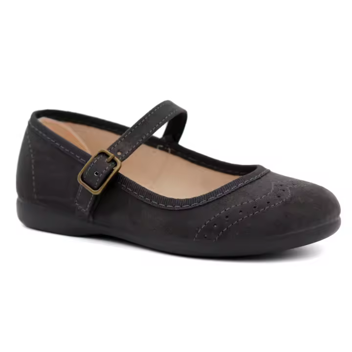 Merceditas serratex Tokolate 1193-02 con hebilla Zapatos para niña en España Diseño troquelado y transpirable Complemento perfecto para looks elegantes y cómodos - 1