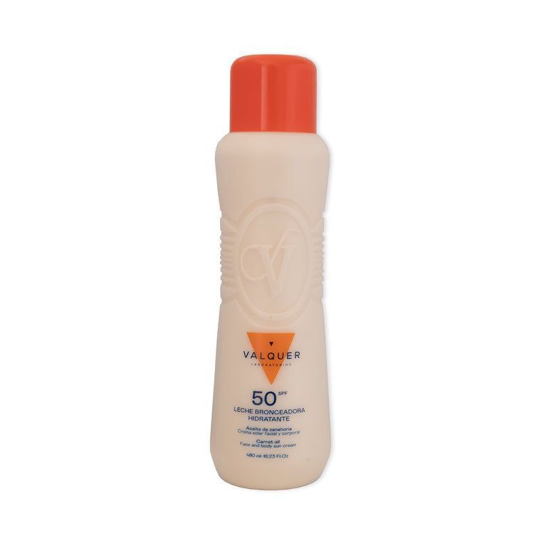 Leche hidratante bronceadora de zanahorias facial y corporal SPF 30 / SPF 50 - 480 ml - Valquer Laboratorios - Su composición renovada no solo hidrata la piel facial y corporal, sino que la broncea progresivamente, aportando un tono luminoso.