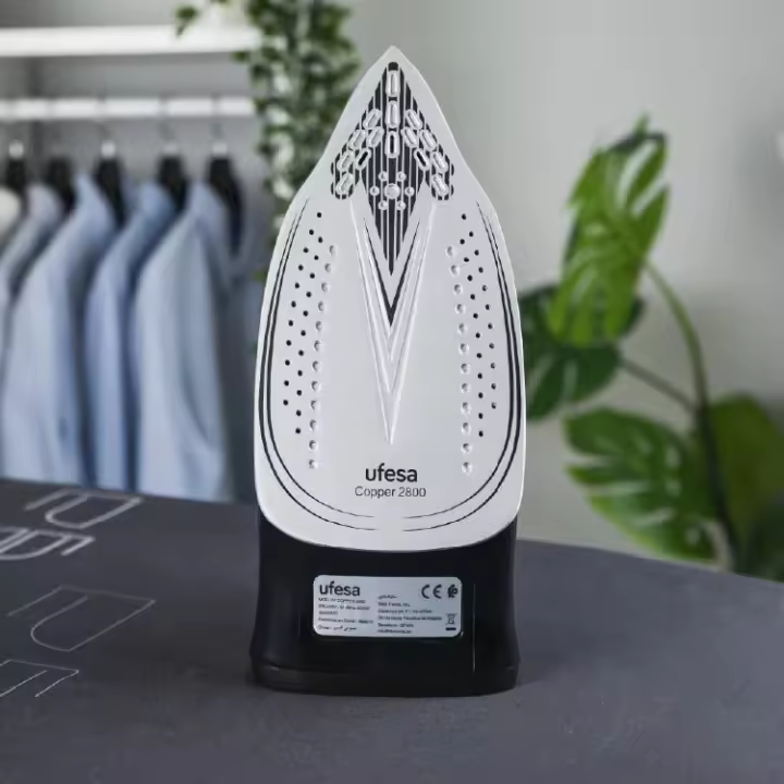 Ufesa - Plancha de vapor COOPER 2800 de 2800 W con suela cerámica, vapor continuo 40 g/min y golpe antical 200 g para planchado eficiente - 1