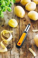 BRA Efficient Pelador Liso Forma I, Utensilio de Cocina, Ideal para Pelar o Hacer Finas Láminas de Fruta y Verduras (Patatas, Zanahorias), Pela Patatas, Apto para Lavavajillas, Mango Resistente y Ergonómico que Minimiza el Esfuerzo, Naranja - details 5