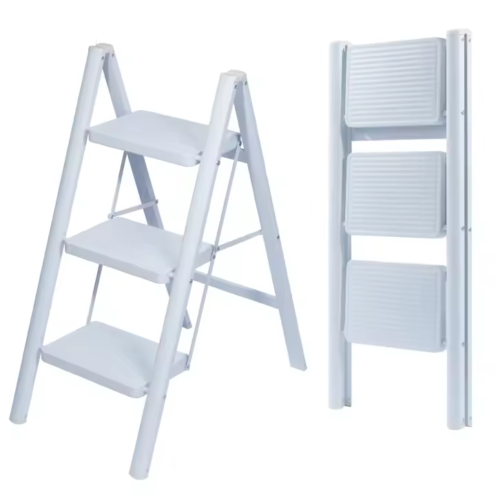 UZIRO Escalera Plegable 3 Peldaños, Liviana y Compacta, Diseño Decorativo, Peldaños Anchos Antideslizantes, Ideal para Uso en Hogar, Cocina y Oficina, Fácil de Guardar y Transportar, Alta Durabilidad, Escalera Blanca - 1