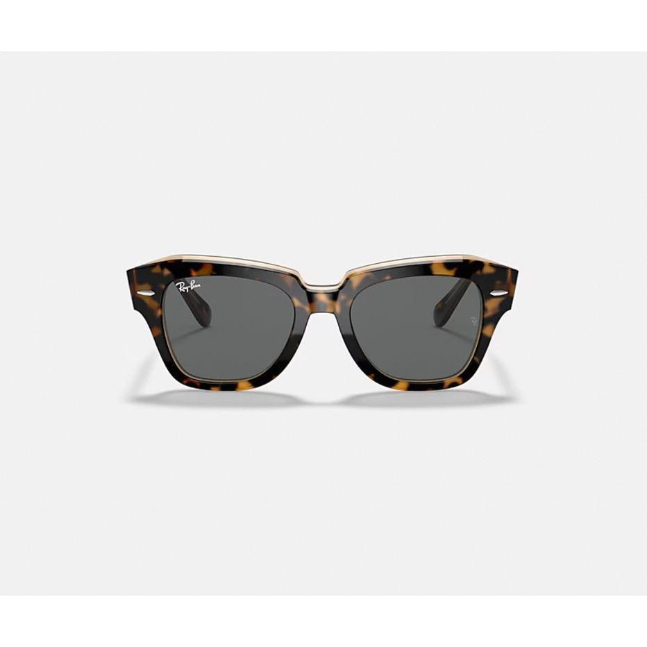 Ray-Ban Original Wayfarer State Street, Modelo 0RB2186, Calibre 49; Disponible en diferentes colores.