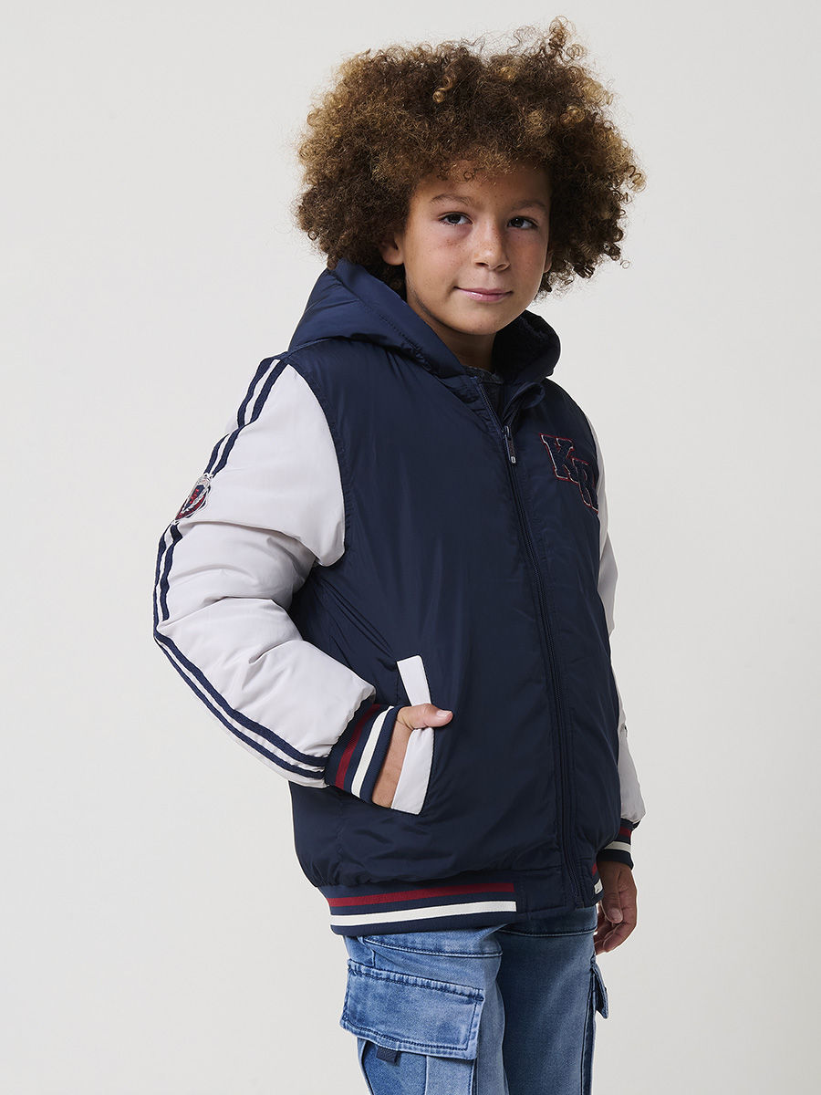 Koroshi Cazadora para niño acolchada con capucha, . diseño cálido y moderno, perfecta para el invierno.