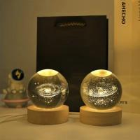 Lámpara De Noche De Cristal 6cm Con Engrado Por Láser Sfera De Vidrio Decoración De Escritorio Para Regalo De Cumpleaños Base De Madera USB - details 3