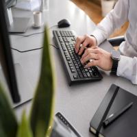 CHERRY KC 1000, Teclado con Cable, Distribución de Teclado Español (QWERTY), Plug & Play a través de USB, Diseño Plano, Tecleo Silencioso, Colores: Blanco/Gris o Negro - details 2